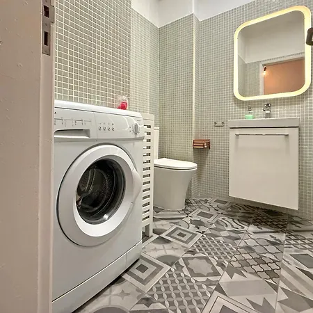 Warm Yellow 公寓 *