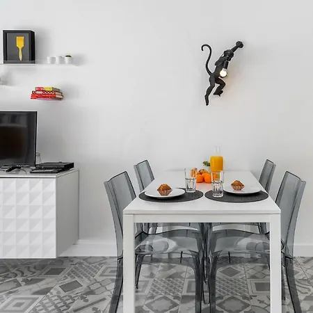 Warm Yellow * Albufeira