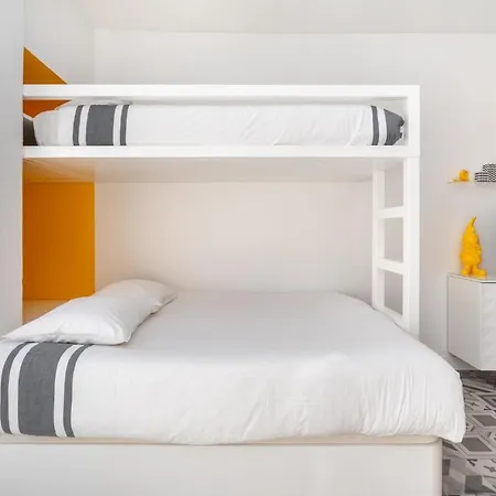 Warm Yellow Appartement *