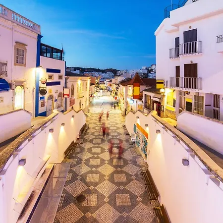 Warm Yellow Apartment Albufeira
