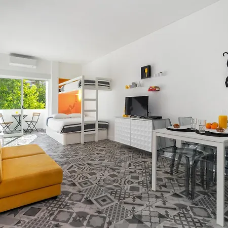 Warm Yellow * Albufeira