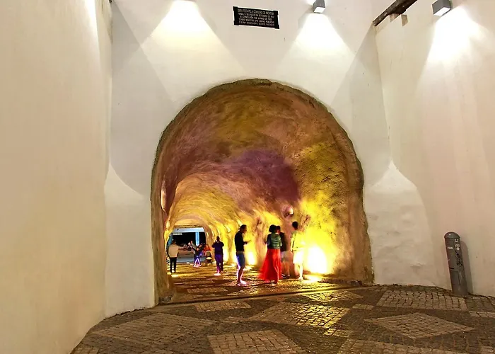 아파트 Warm Yellow 알부페이라