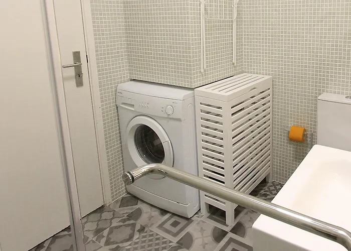 Warm Yellow 아파트 알부페이라