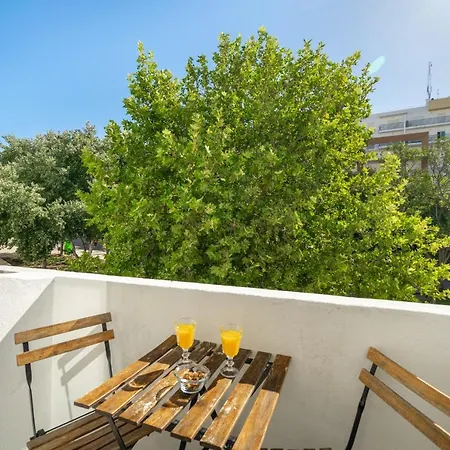 Warm Yellow Албуфейра