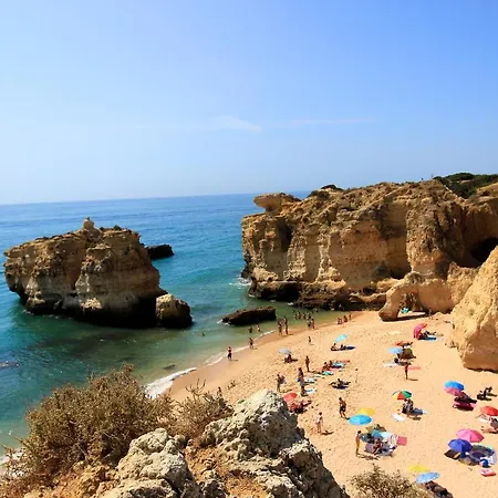 Апартаменты Warm Yellow *