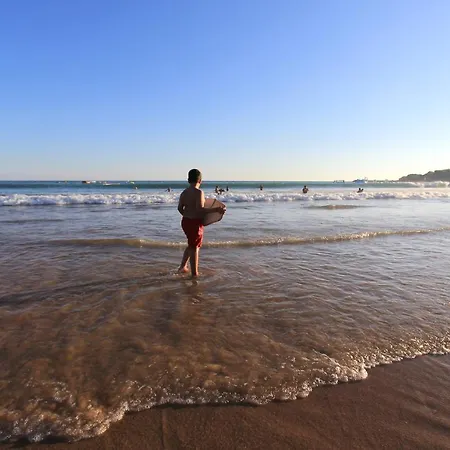 Warm Yellow Апартаменты